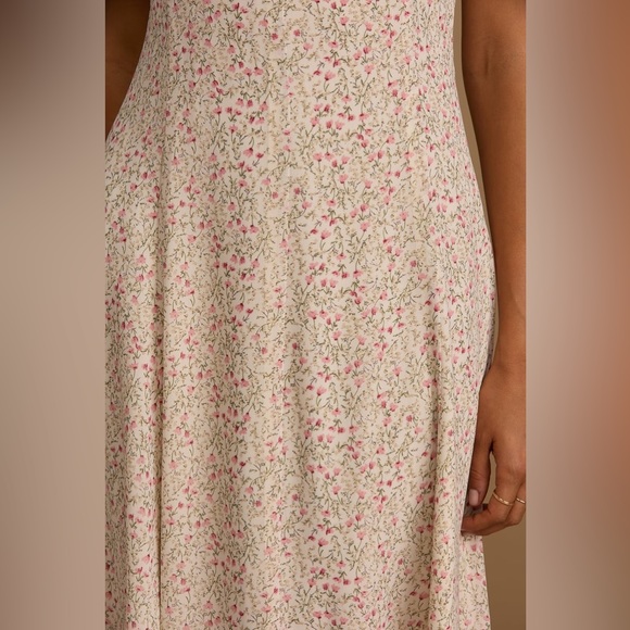 Ivory Floral Print Sleeveless Midi Dress - Picture 5 of 11